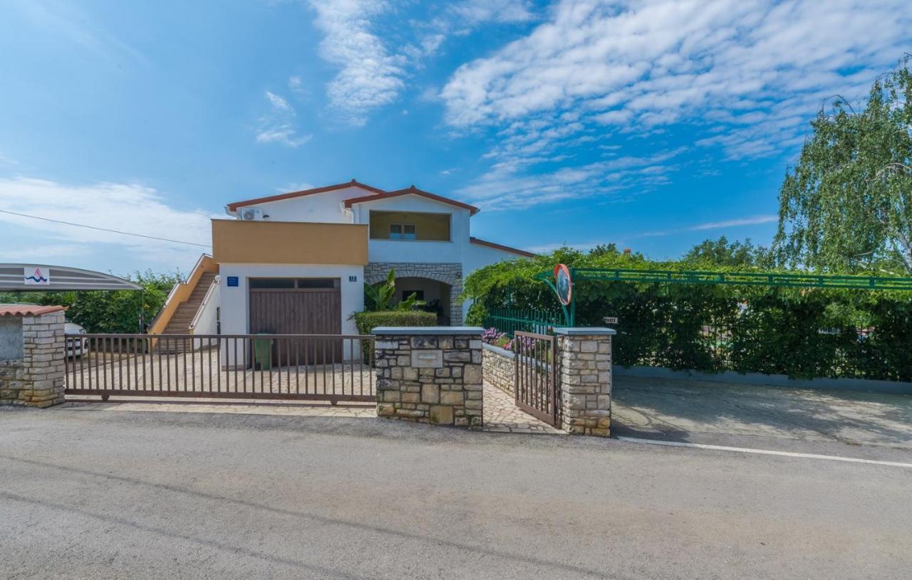 Villa Anita With Common Pool Vrvari المظهر الخارجي الصورة