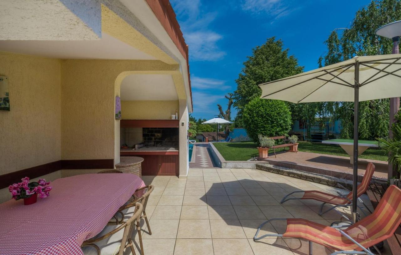 Villa Anita With Common Pool Vrvari المظهر الخارجي الصورة