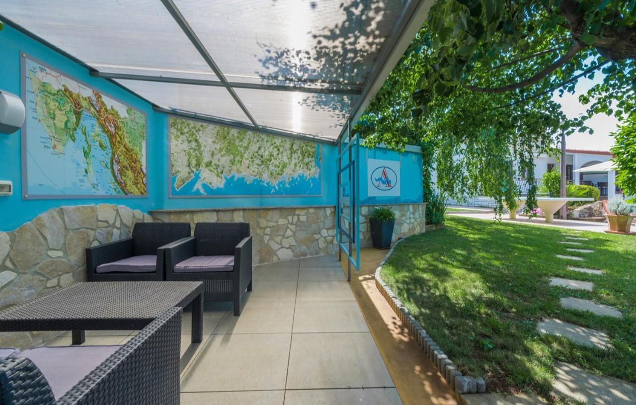 Villa Anita With Common Pool Vrvari المظهر الخارجي الصورة
