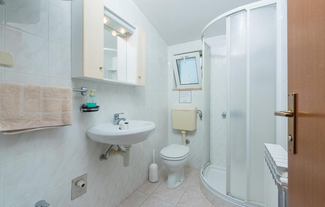 Villa Anita With Common Pool Vrvari المظهر الخارجي الصورة